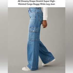 NWT -  AE Dreamy Drape Super High-Waisted Cargo Baggy Wide-Leg Jean Sz16
